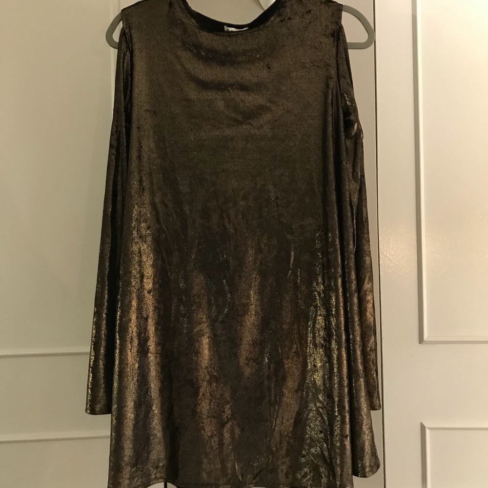 Cold shoulder long sleeve metallic tunic